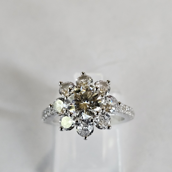 GRA Certified Moissanite Ring in Sterling Silver Size 4.75! 💍 - Picture 10 of 12